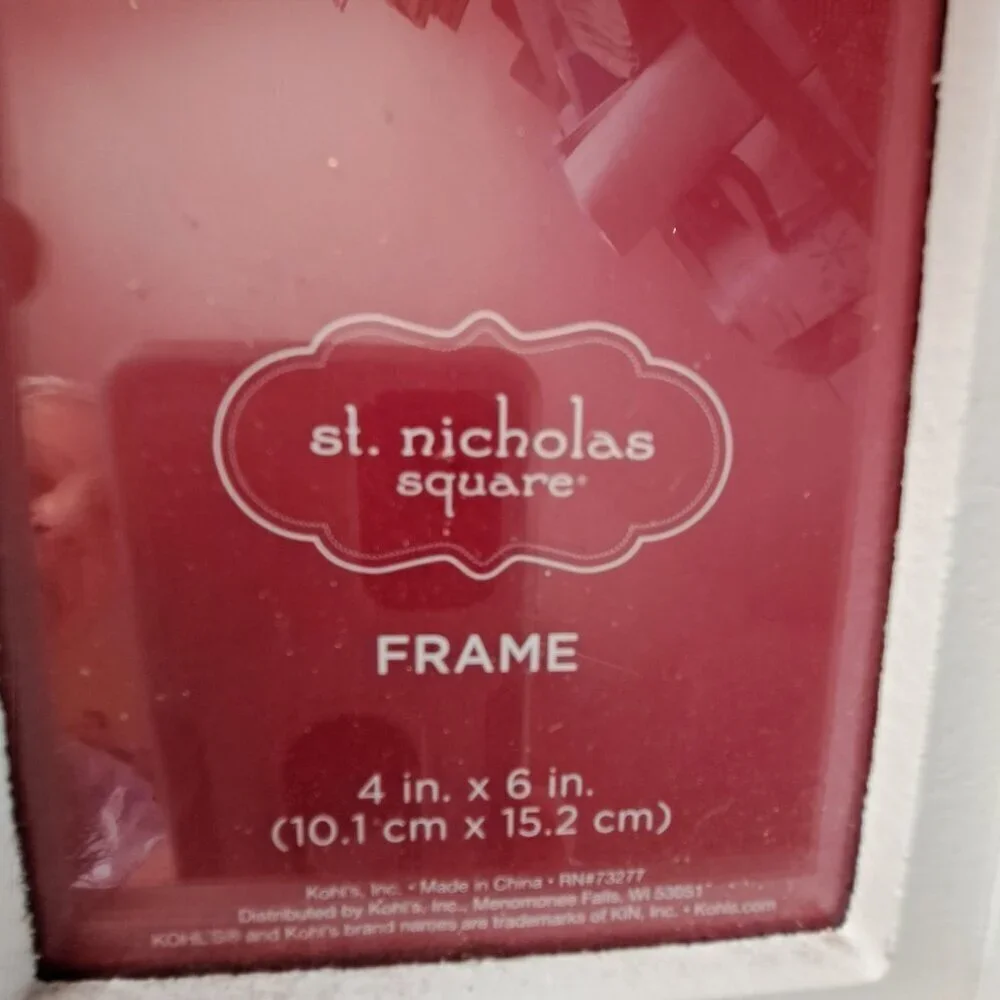 St. Nicholas Square 4X6 Phoro Farmhouse Photo Frame New 10.5x8 Overall